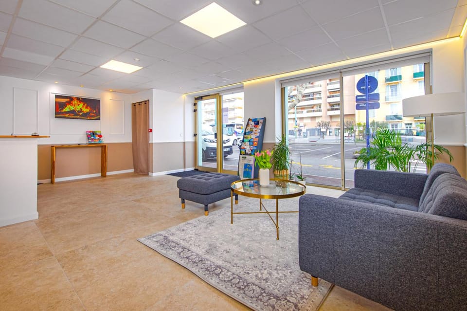 Hotel Parisien Hotel in Menton