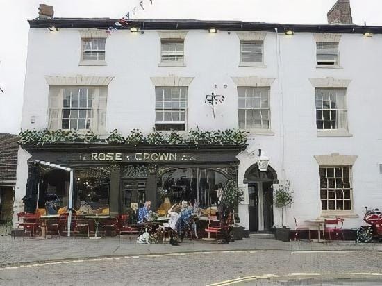 The Rose and Crown Hotel in Warwick