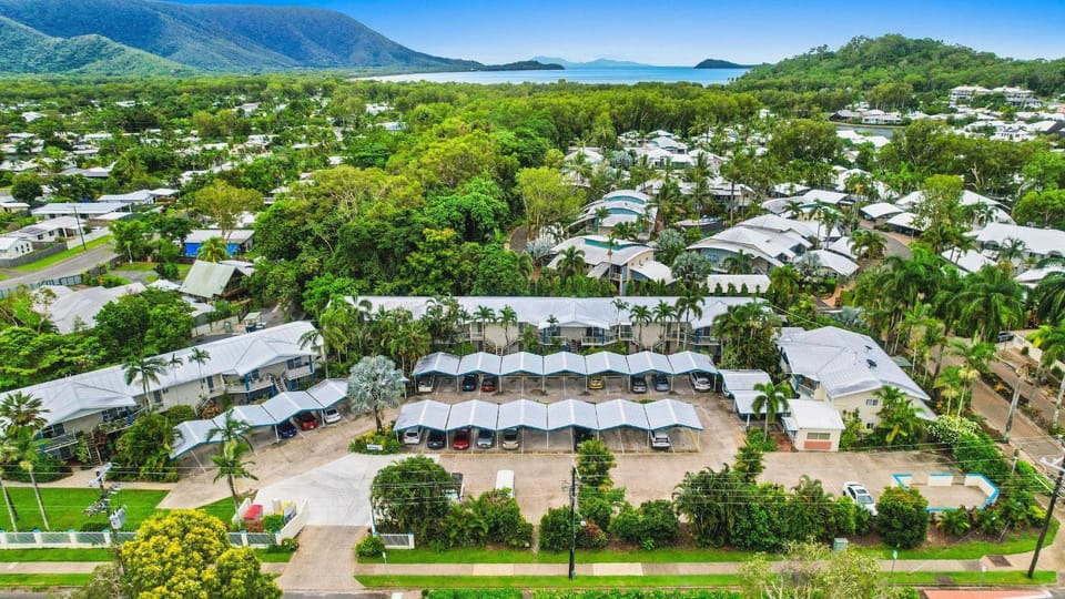 Trinity Beach Pacific Hotel in Cairns