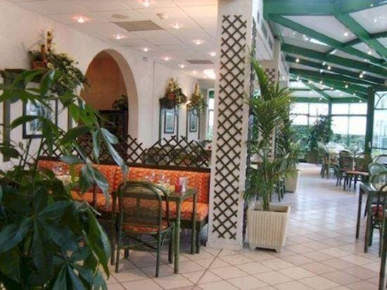 Logis Hotel l'Escargotiere Dijon Sud - Chenove Hotel in Dijon