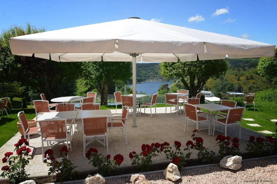Logis Hotel Beau Site Hotel in Auvergne-Rhône-Alpes