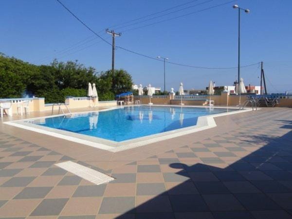 La Luna Apartments Hotel in Stalida
