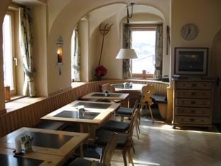 Hotel Bernina Hotel in Samedan