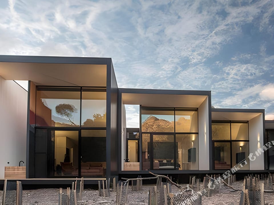 Freycinet Lodge Hotel in Coles Bay