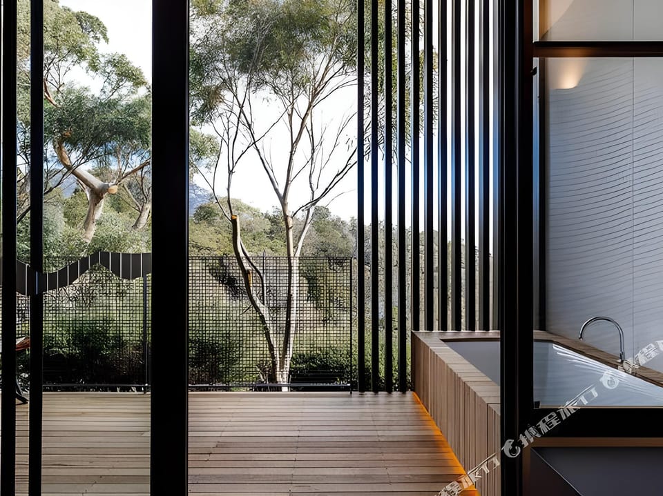 Freycinet Lodge Hotel in Coles Bay