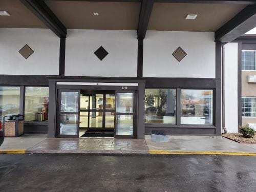 Royal Inn Hotel Hotel in Pike Township