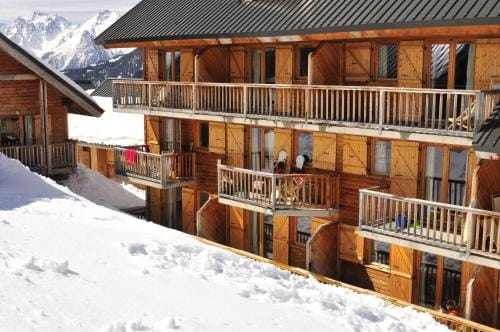 Residence Goelia Le Village Gaulois Hotel in Saint-François-Longchamp