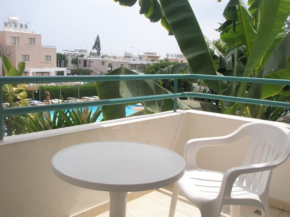 DebbieXenia Hotel Apartments Hotel in Paralimni