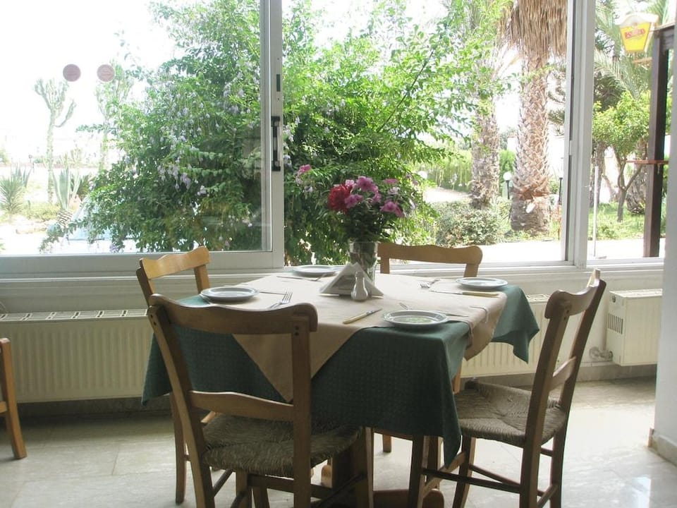 DebbieXenia Hotel Apartments Hotel in Paralimni