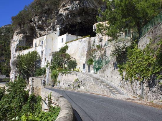Badia Santa Maria De' Olearia Hotel in Campania