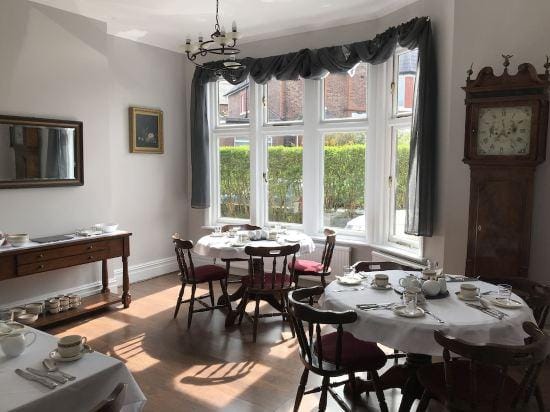 Victoria Lodge Hotel in Warrington