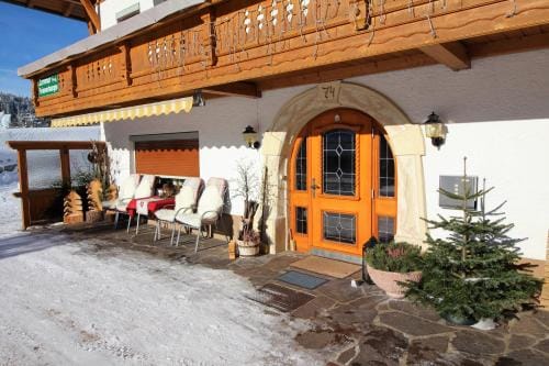 Ivos Sonnenpension Hotel in Tyrol