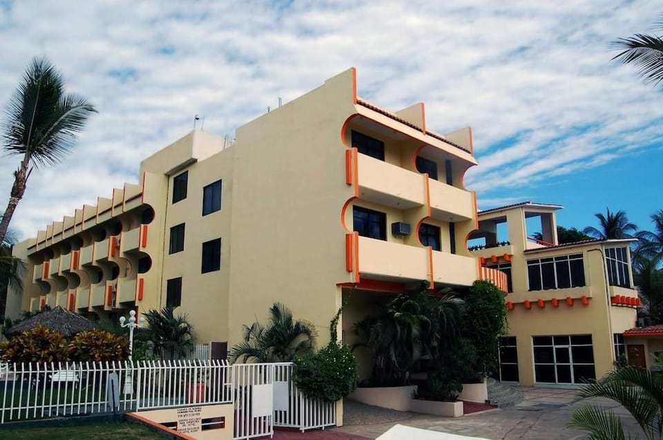 Surf Olas Altas Hotel in Brisas de Zicatela