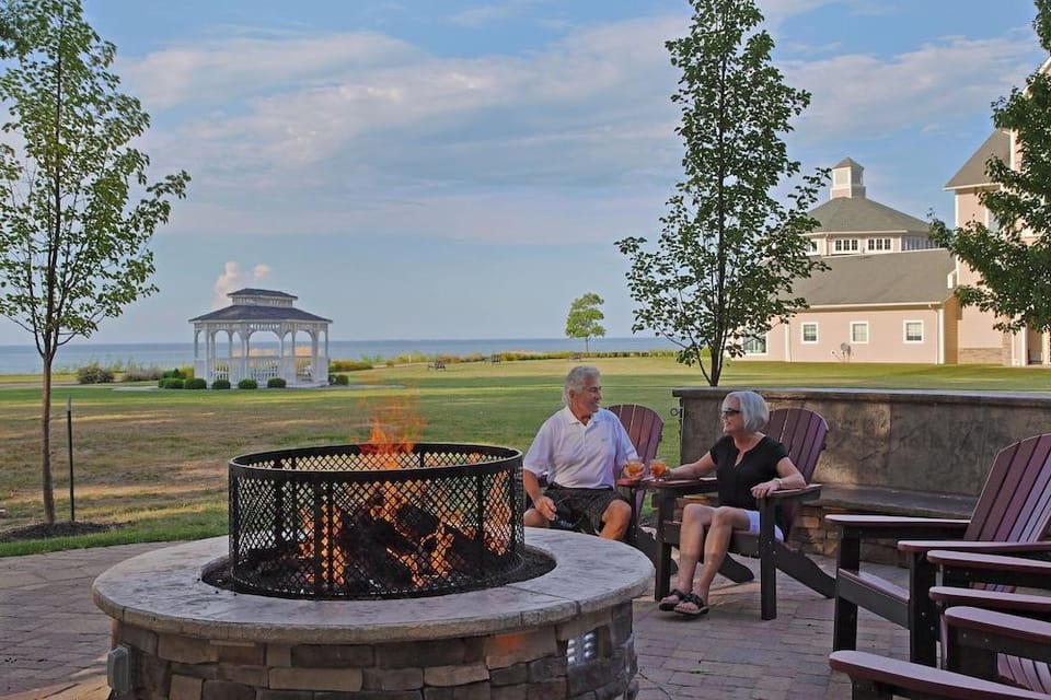 The Lodge at Geneva Hotel in Geneva-on-the-Lake