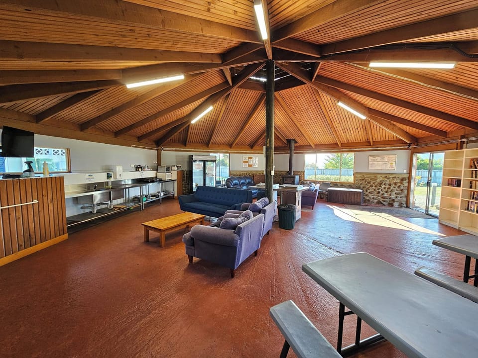 Snug Beach Cabin and Caravan Park Hotel in Tasmania