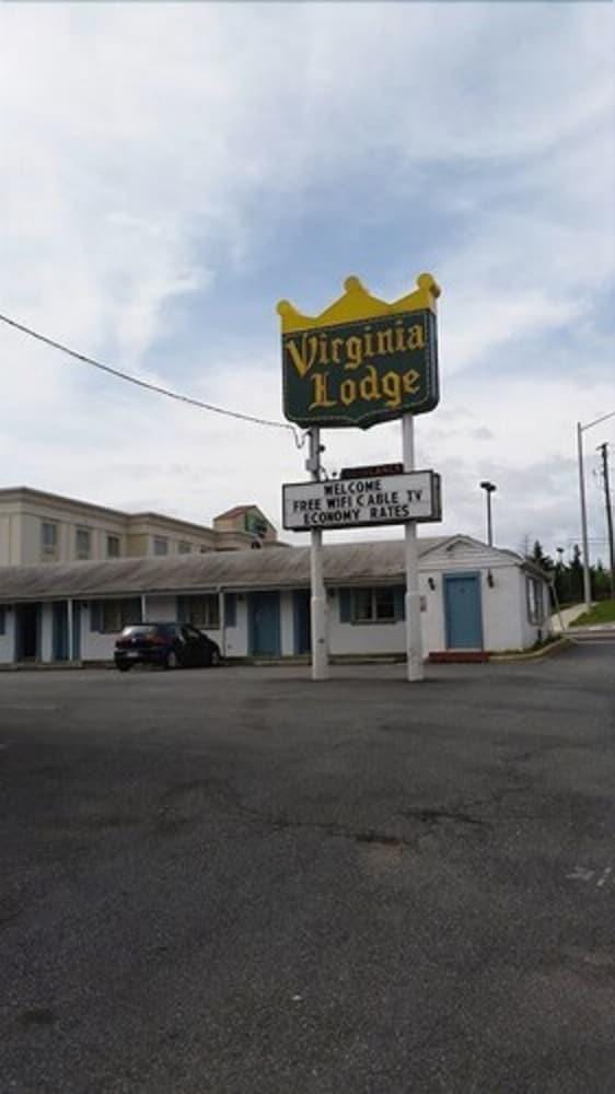 The Virginia Lodge Hotel in Belle Haven