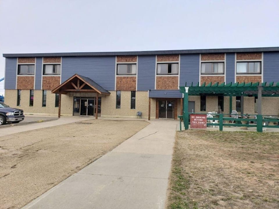 Gibbons Hotel &Tavern Hotel in Alberta