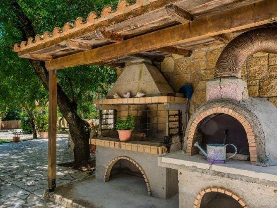 Villa Kardaris Hotel in Zakynthos, Greece