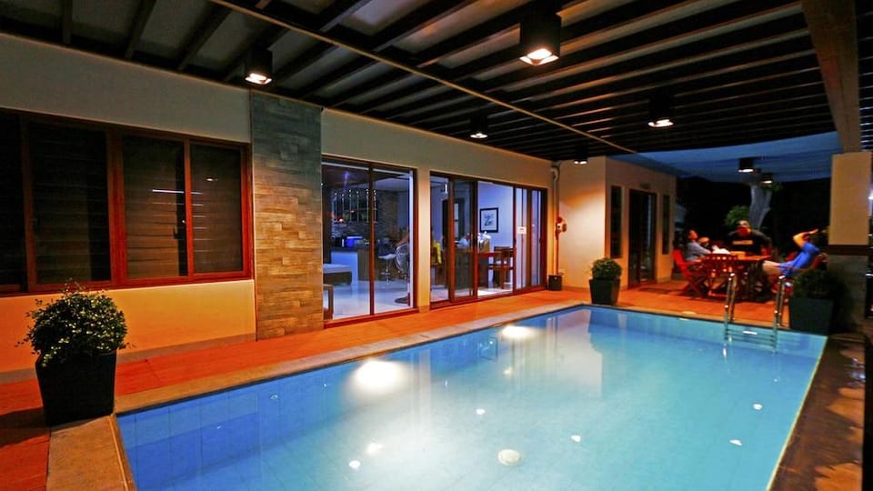 Noni's Resort Hotel in Calabarzon