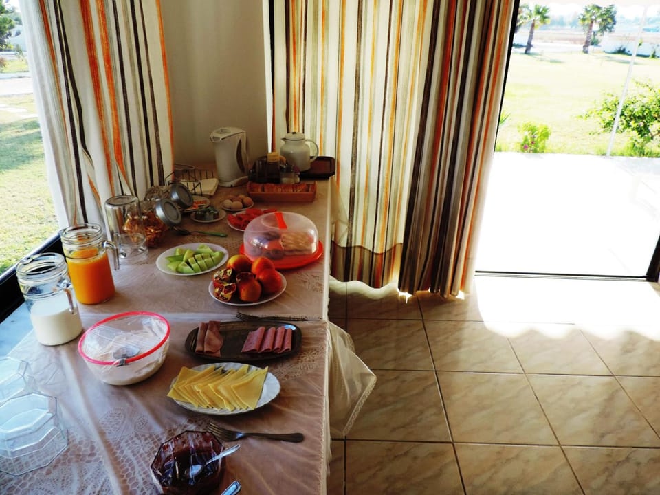 Anthia Apartments Hotel in Marmari