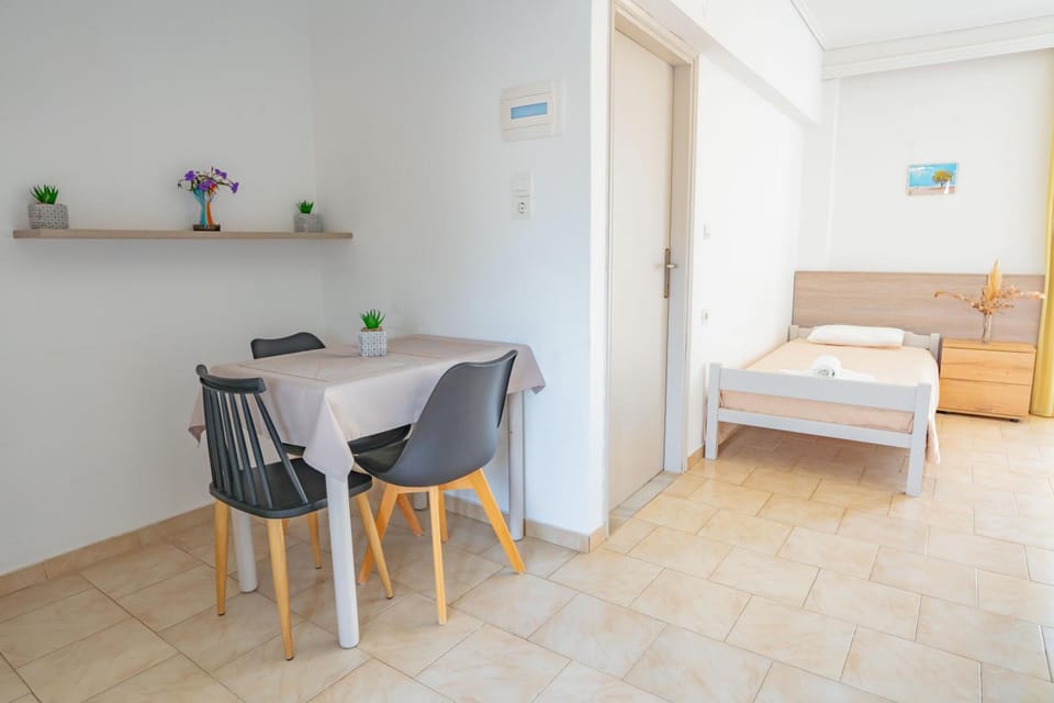 Anthia Apartments Hotel in Marmari