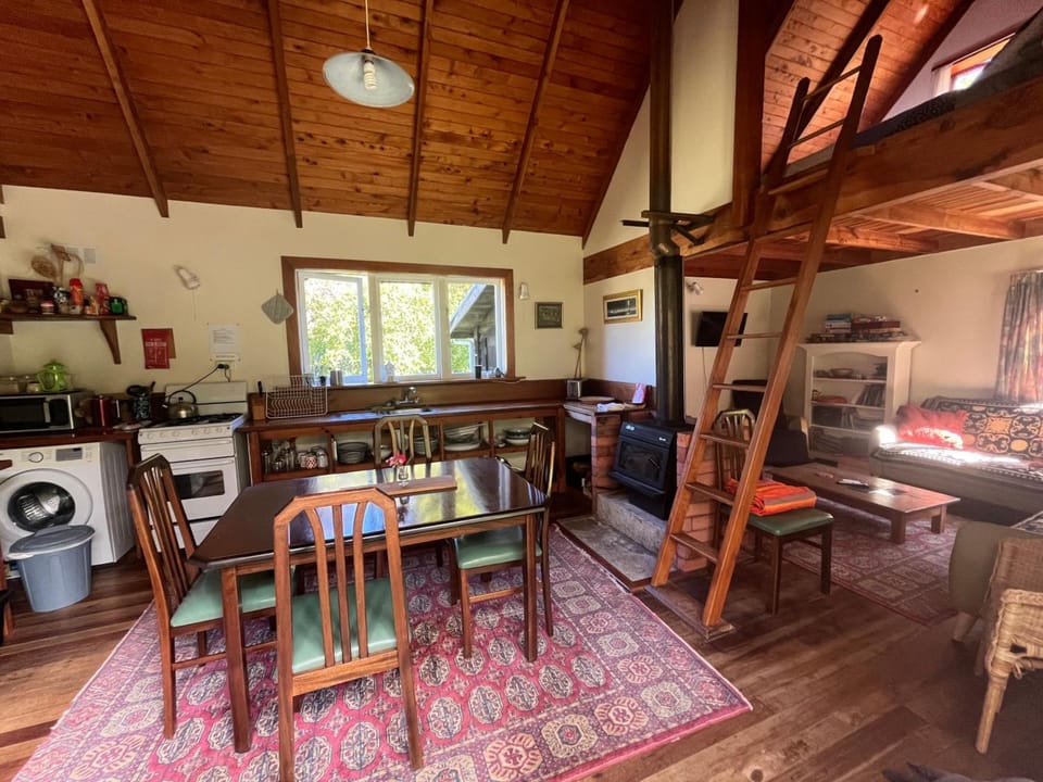 The Innlet, Country Apartments and Cottages Hostel in Tasman District, Tasman, New Zealand