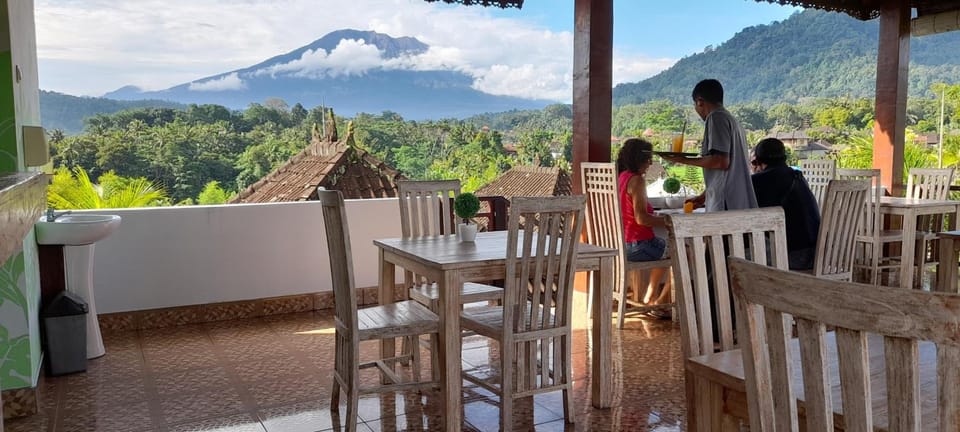 Giri Carik Hotel in Sidemen