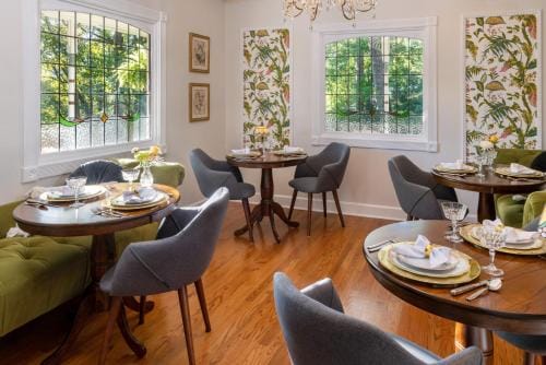 Arsenic and Old Lace Bed & Breakfast Inn Hotel in Eureka Springs