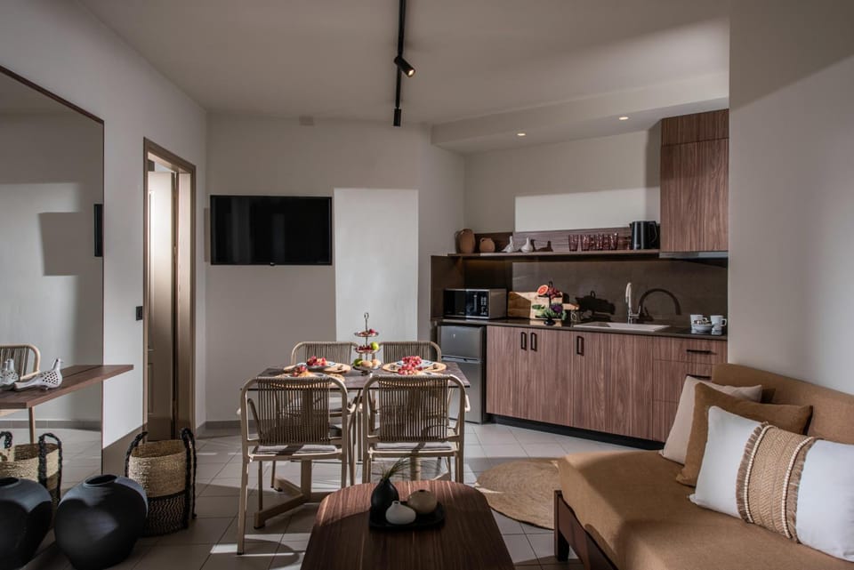Everest Apartments and Suites Apartment hotel in Stalida