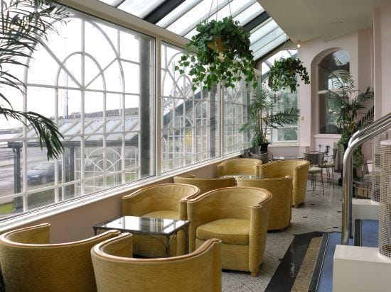 The Empress Hotel Hotel in Douglas