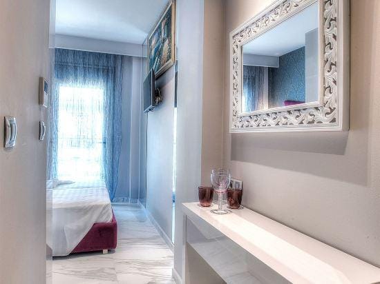 Alpha Luxury Suites Hotel in Halkidiki