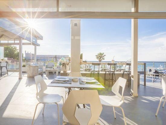 Alpha Luxury Suites Hotel in Halkidiki