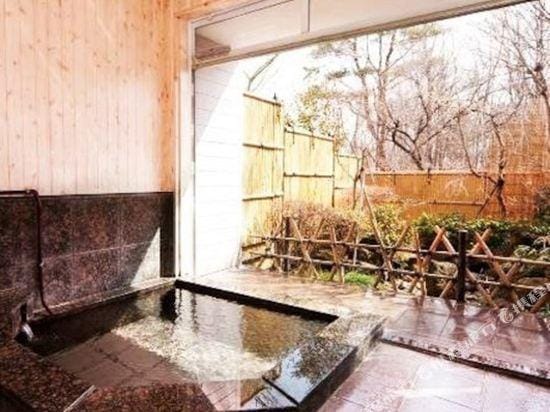 Pension Azur Hotel in Japan