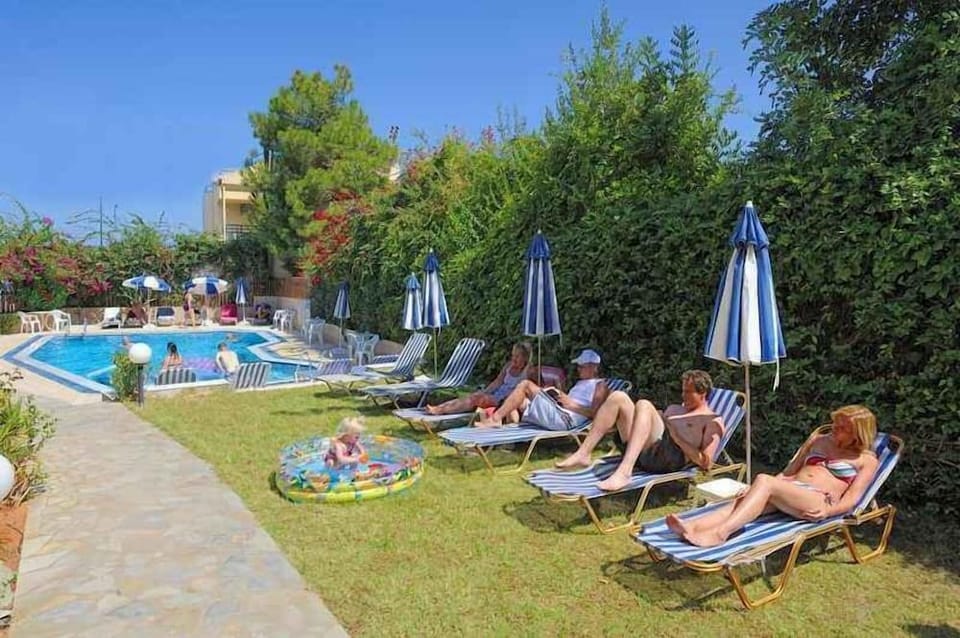 Maria Lambis Apartments Hotel in Stalida