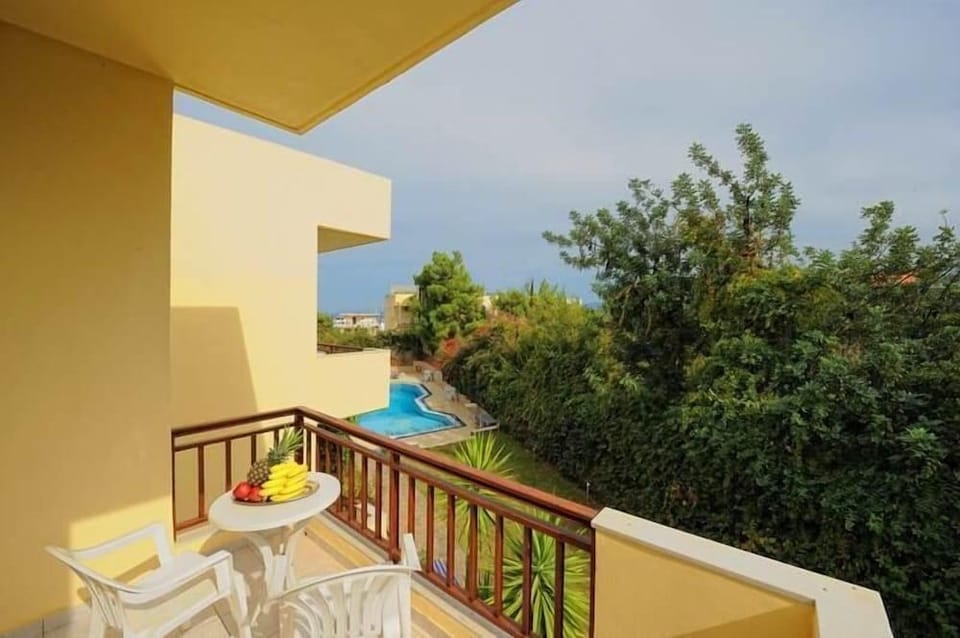 Maria Lambis Apartments Hotel in Stalida