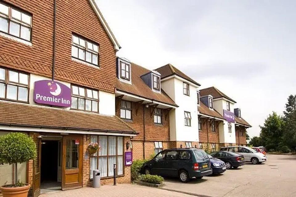 Premier Inn London Gatwick Airport South Hotel in Crawley