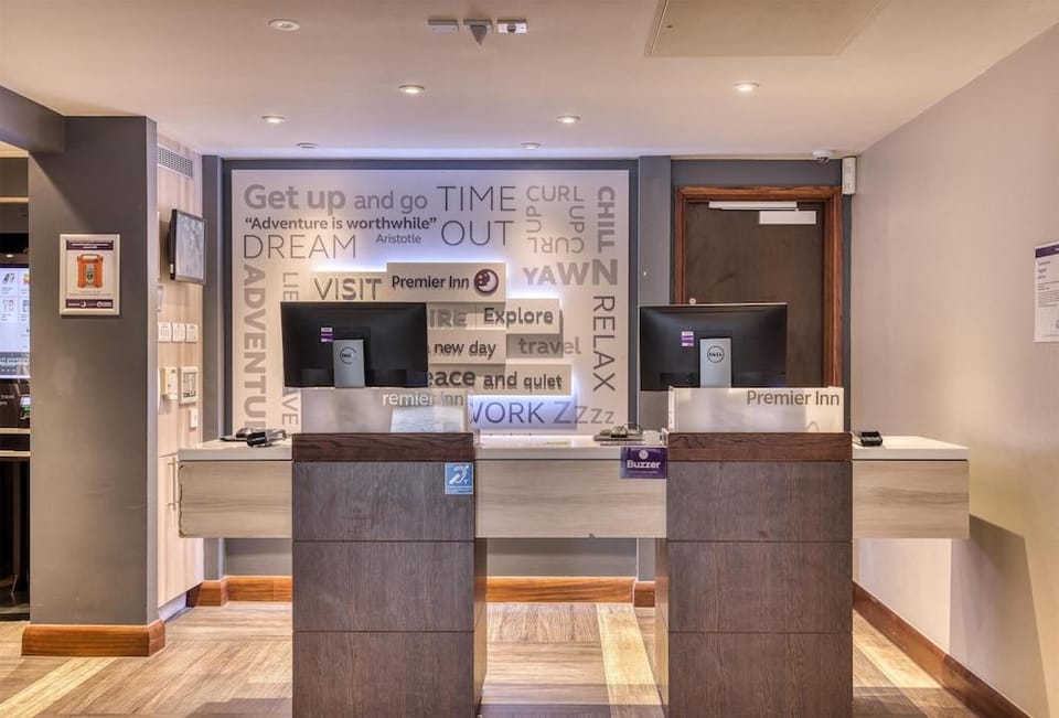 Premier Inn London Gatwick Airport South Hotel in Crawley