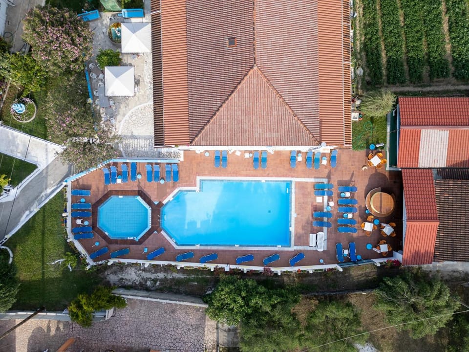 Leftis Romantica Apartment hotel in Moraitika
