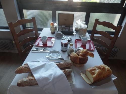 Logis Hotel Restaurant Le Commerce Hotel in Brittany
