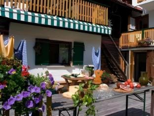 Almhutte & Skihutte Kohlerhaus Hotel in Stuben
