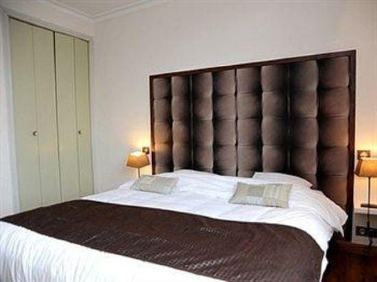 Logis - Hotel Restaurant l'Ecu de France Hotel in Île-de-France