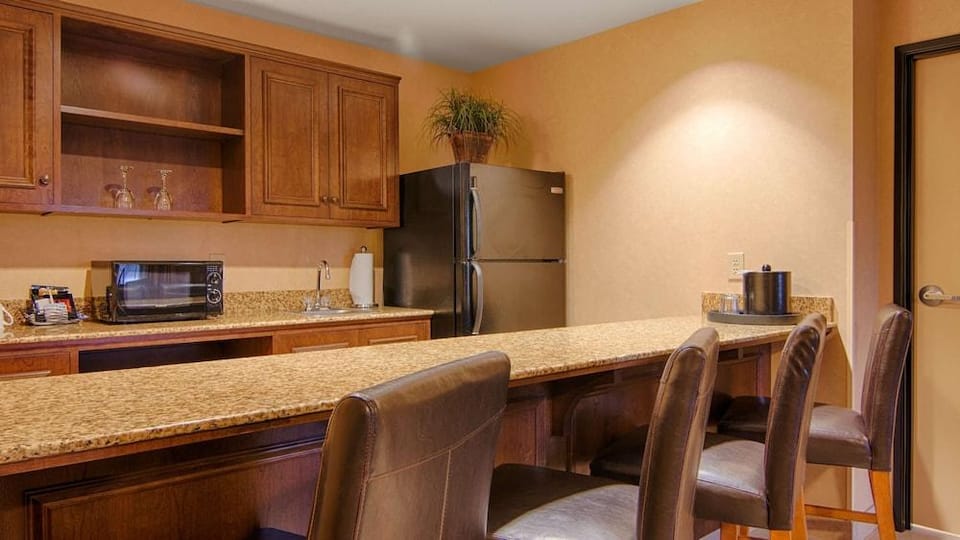 Grand Hotel at Bridgeport Hotel in Clackamas County