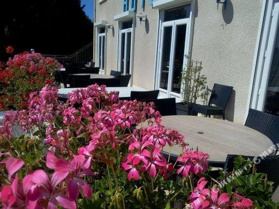Le Chalet Fleuri Hotel in Centre-Val de Loire