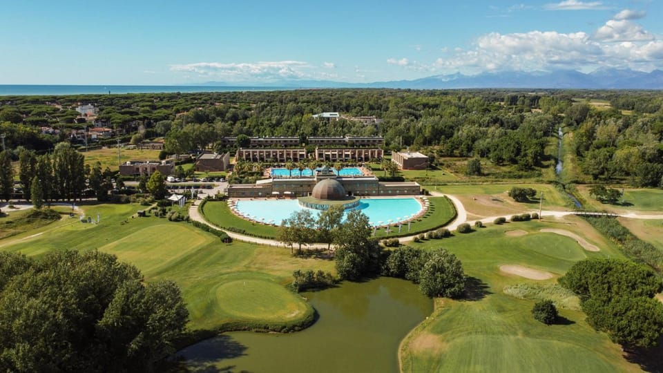 Cosmopolitan Golf & Beach Resort Resort in Tuscany