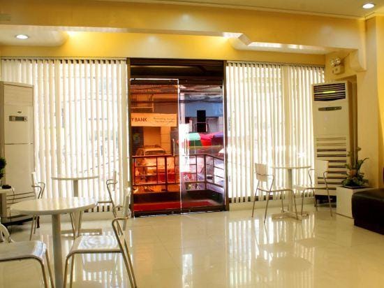Vista Apartelle & Restaurant Hotel in Makati