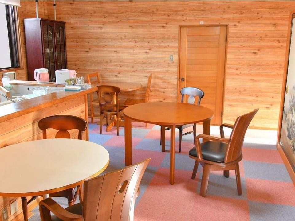 Shinkokyu Hotel in Japan