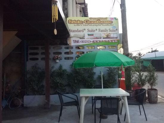Srisin Guesthouse Hotel in Laos