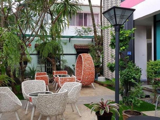 Coffee Station Hostel Hotel in Laos