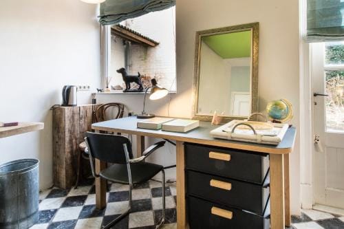 Vintage Rooms Lange Haven Hotel in Rotterdam