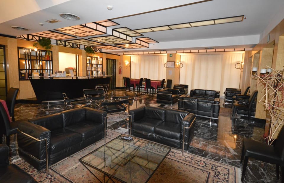 Shared lounge/TV area